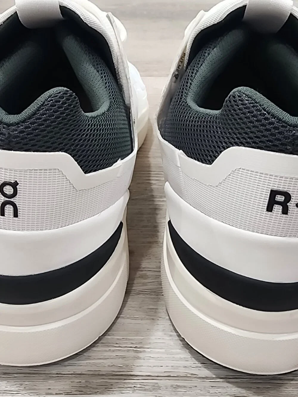 On Cloud The Roger Advantage White Athletic Running Tennis Sneakers Shoes Men 13 - Picture 6 of 8